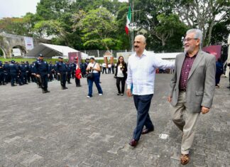 Asiste Alberto Islas a conmemoración del Día del Policía Veracruzano