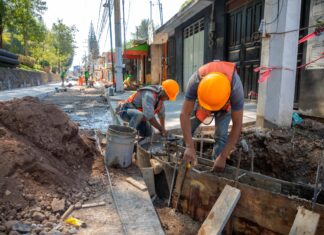 Avanza construcción de obra pública en colonias de Xalapa
