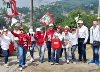 Silvio asume el reto con familias asentadas en zonas de alto riesgo
