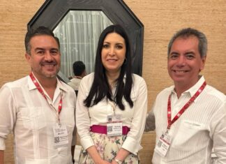 Asiste Senador Miguel Ángel Yunes Márquez a Convención Nacional Bancaria
