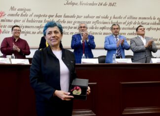 Entrega Cabildo Medalla al Mérito Artístico