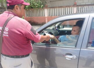 INICIAN OPERATIVOS DE CONCIENTIZACIÓN SOBRE REORDENAMIENTO VEHICULAR Y MÓDULO MÓVIL DE LICENCIAS