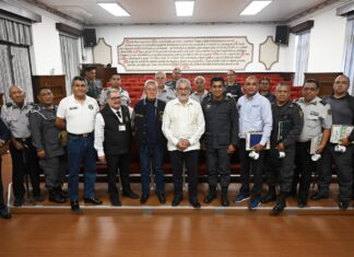 Recibe Alberto Islas a integrantes de la Federación del Pentathlón Militarizado
