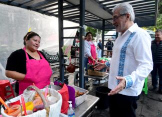 Develan Letras Turísticas de Xalapa en el Parque Juárez
