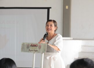 Arq. Lilia Arrieta impulsa proyecto con subsidio para la siembra de tabaco en Álamo Temapache