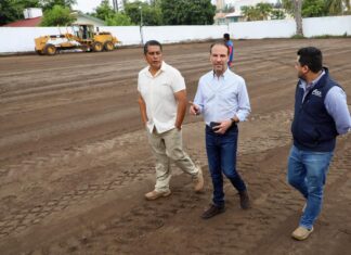 Supervisa Alcalde Juan Manuel Unánue construcción de cancha de fútbol en el CBTIS 79