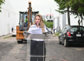Inicia la alcaldesa Paty Lobeira la rehabilitación de la calle Playa Boca Andrea en la colonia Playa Linda