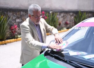 Da Alberto Islas banderazo a Turi-Taxis de Xalapa