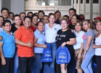 Supervisa la alcaldesa Paty Lobeira el armado de kits escolares para estudiantes de todas las escuelas primarias públicas del municipio