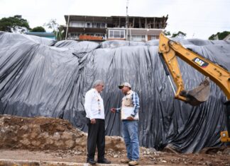 Supervisa Alberto Islas construcción de muro
