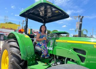 Impulso a la citricultura en Álamo Temapache con apoyo de maquinaria agrícola