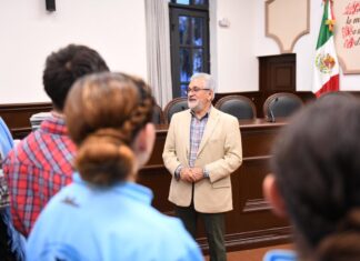 Recibe Alberto Islas a grupo de danza de Argentina