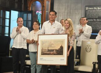Paty Lobeira encabeza ceremonia del Centenario de la Asociación de Agentes Aduanales del Puerto de Veracruz