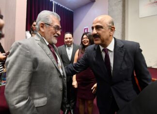 Asiste Alberto Islas a comparecencia de Ricardo Ahued