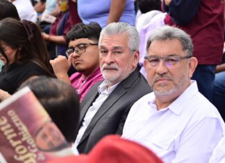 Asiste Alberto Islas a Informe de Rocío Nahle