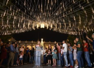 Ya encendimos la Navidad en nuestro recién renovado Centro Histórico: Paty Lobeira