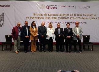 Entrega SEGOB reconocimiento nacional por el mejor desempeño municipal en todo Veracruz a Paty Lobeira