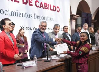 Reconoce Cabildo a deportistas y entrenadores xalapeños