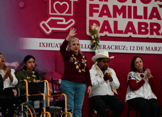 En evento de Rocío Nahle en Ixhuatlancillo, Veracruz, DIF Estatal señalado por rasurar apoyos sociales