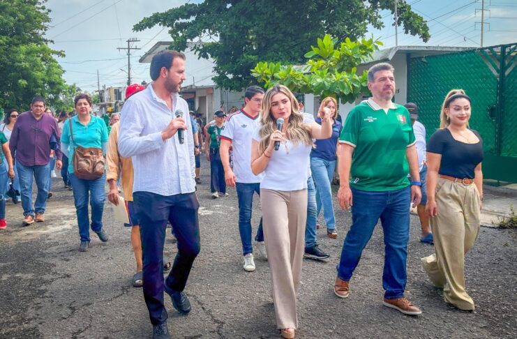 Inicia Maryjose Gamboa rehabilitación de la calle Agua Dulce en beneficio de familias de la colonia Graciano Sánchez