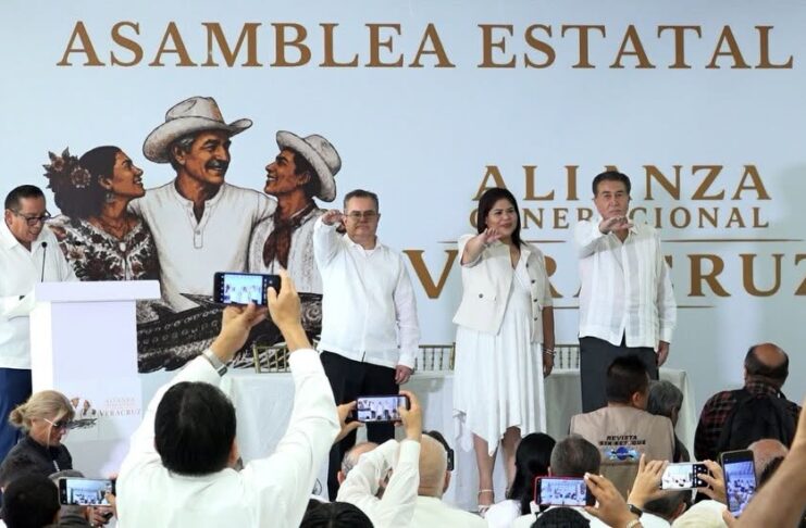 Héctor Yunes toma protesta como dirigente de Alianza Generacional por Veracruz